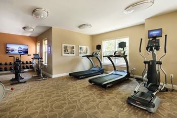 24/7 Fitness facility